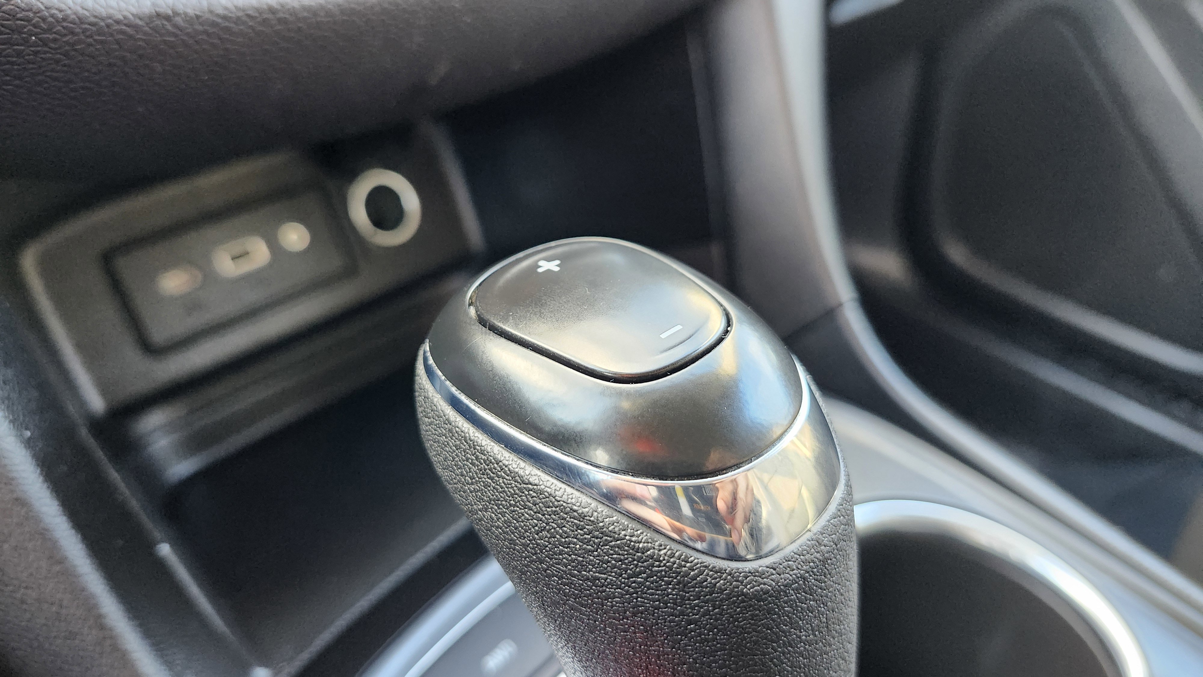 Used 2020 Chevrolet Equinox LT w/ Midnight Edition image 33