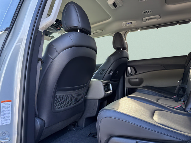 Used 2025 Kia Carnival SX FWD image 22