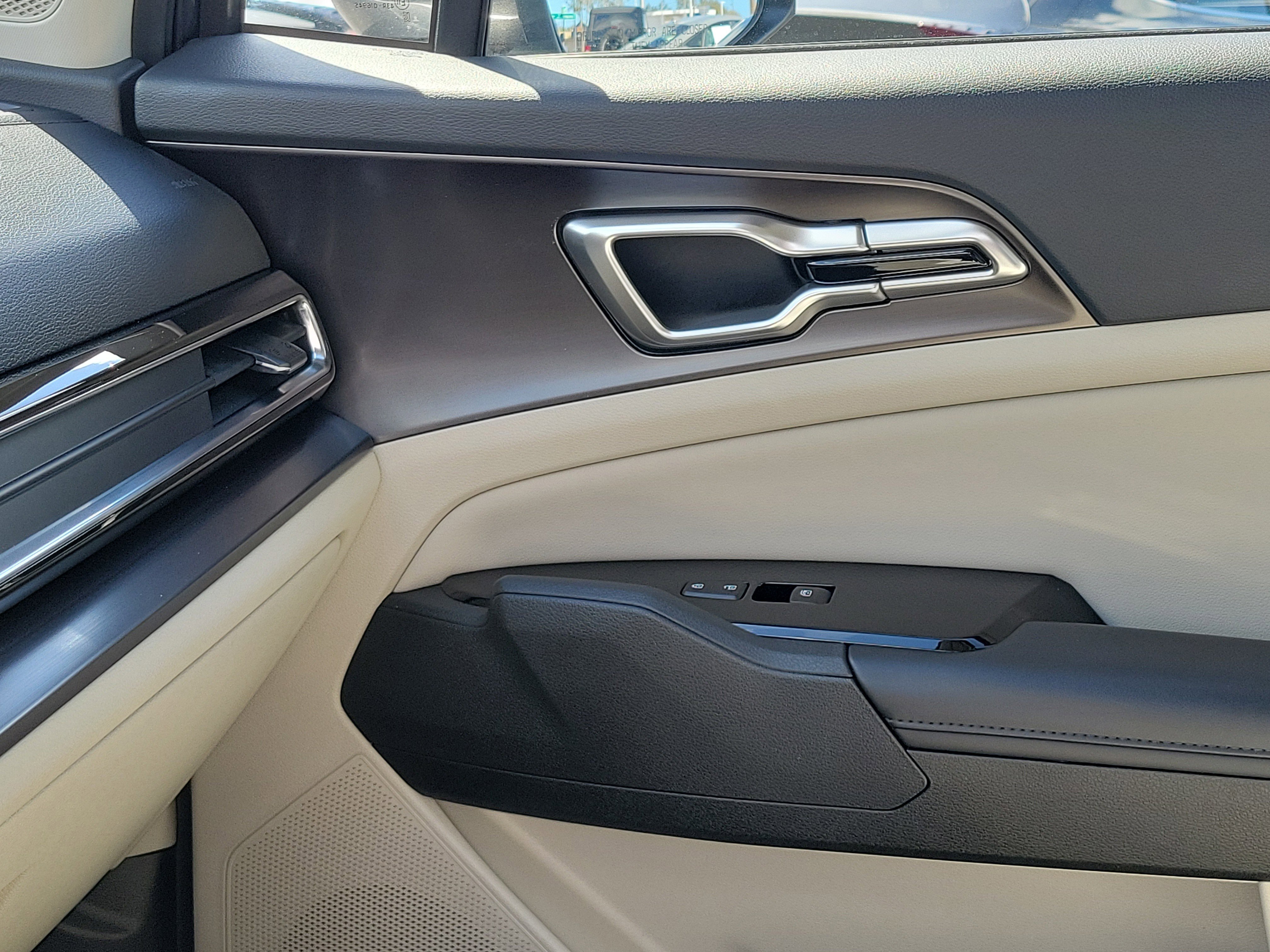 Used 2023 Kia Sportage EX image 34