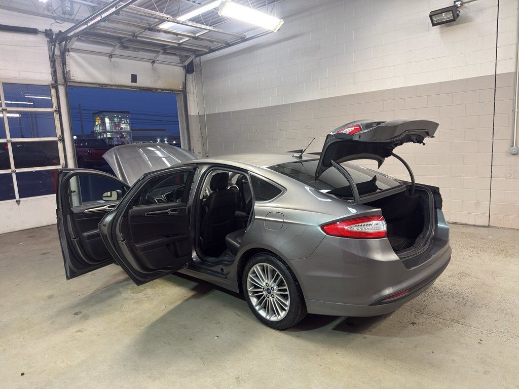 Used 2014 Ford Fusion SE w/ Equipment Group 202A FWD image 12