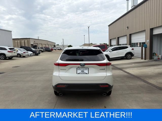 Used 2022 Toyota Venza LE AWD/4WD image 4