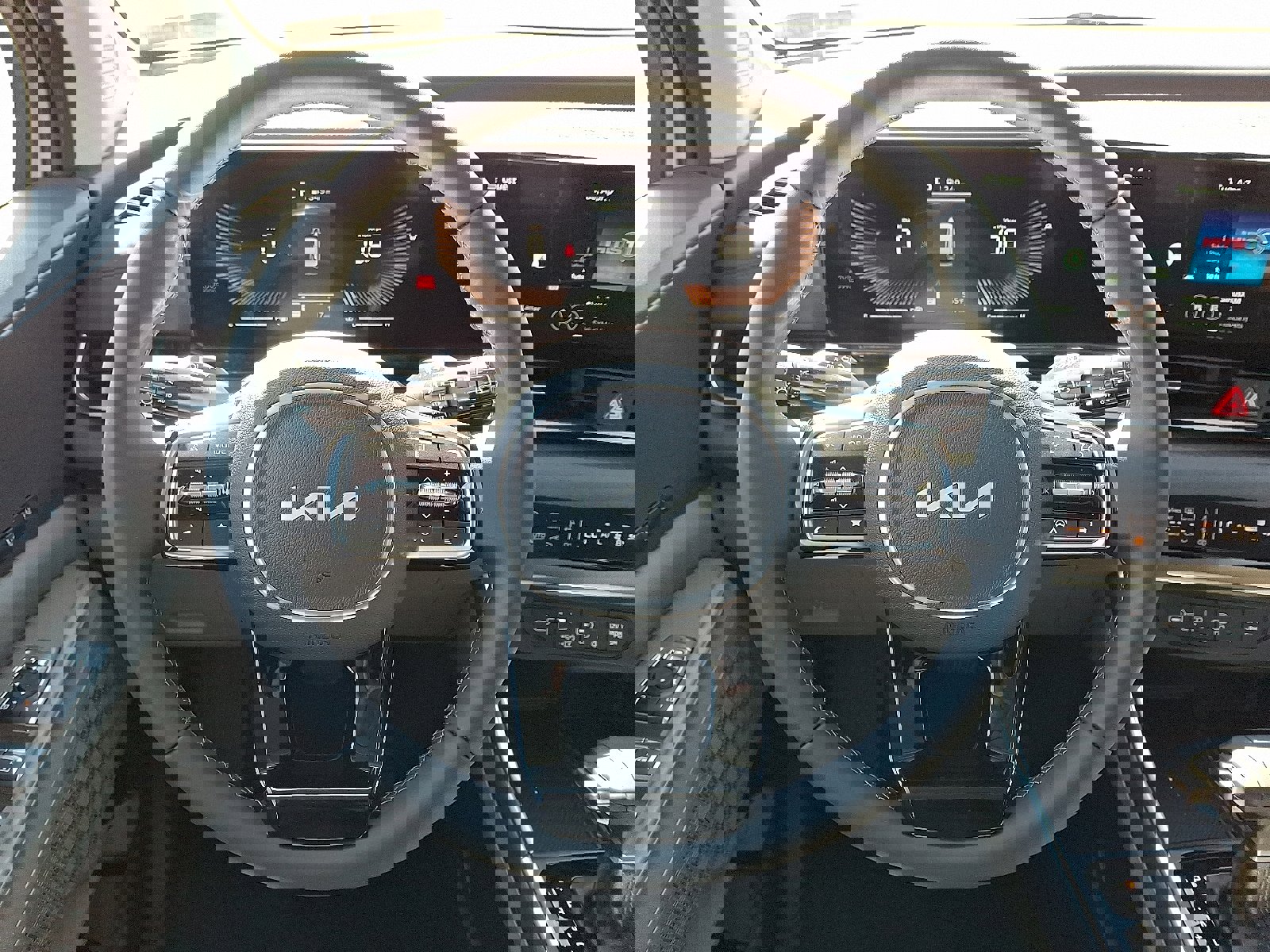 New 2026 Kia Carnival EX image 17