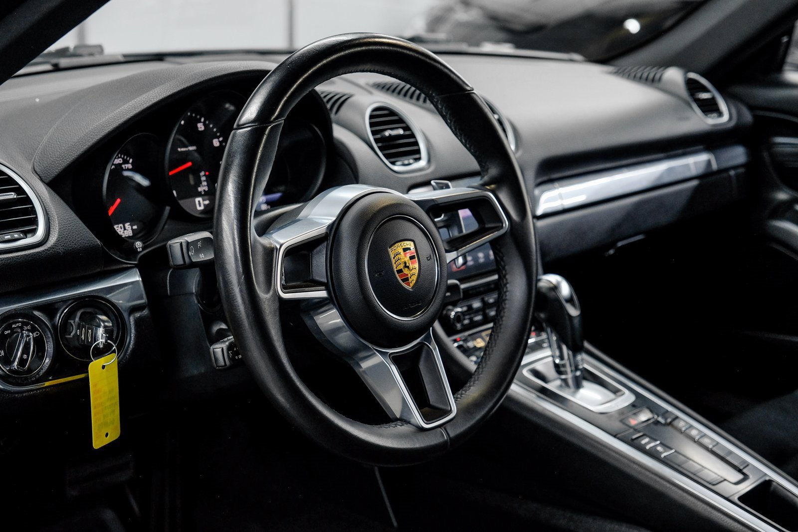 Used 2022 Porsche 718 Cayman image 23