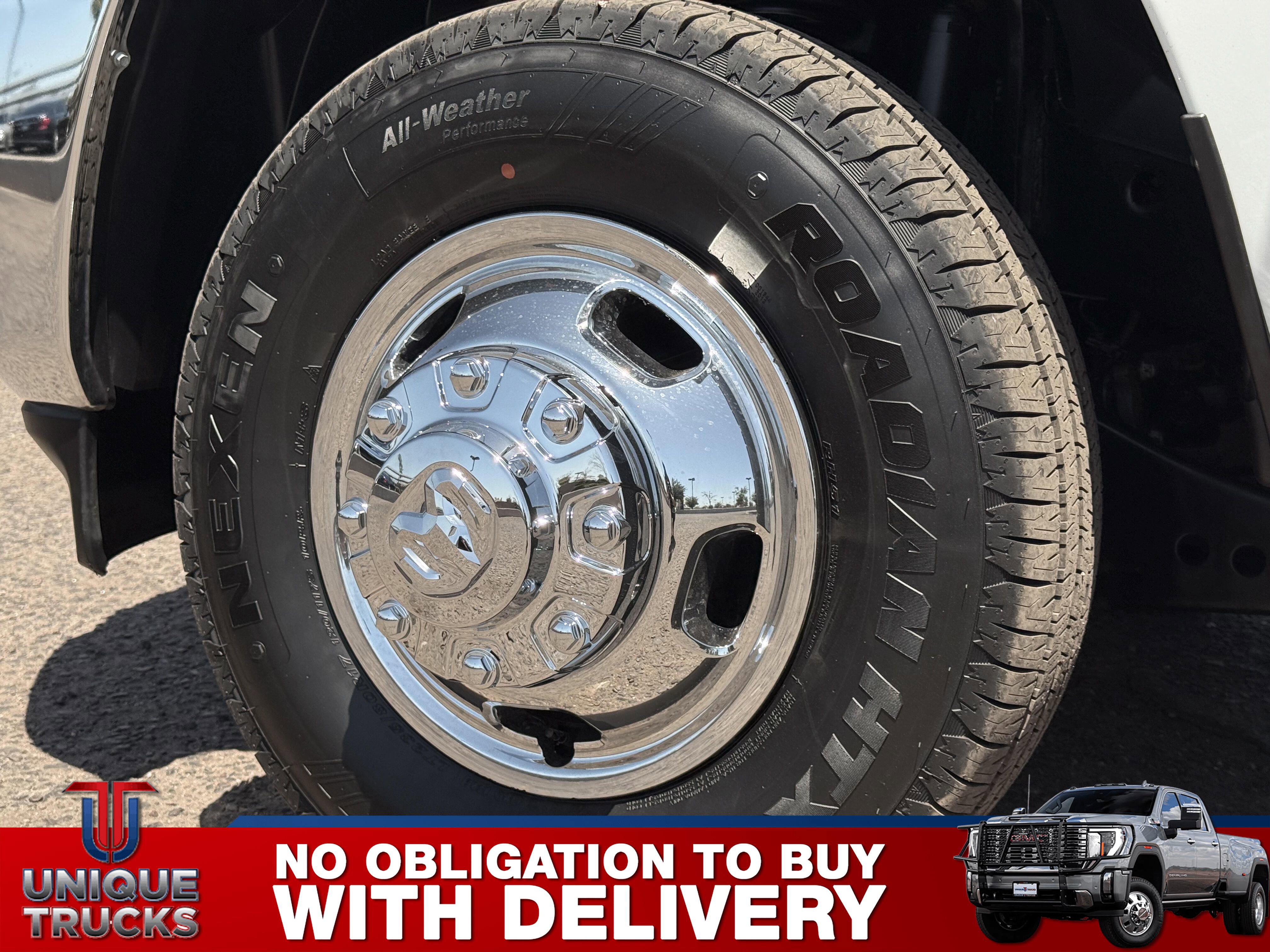 Used 2024 RAM 3500 Tradesman w/ Chrome Appearance Group AWD/4WD image 11