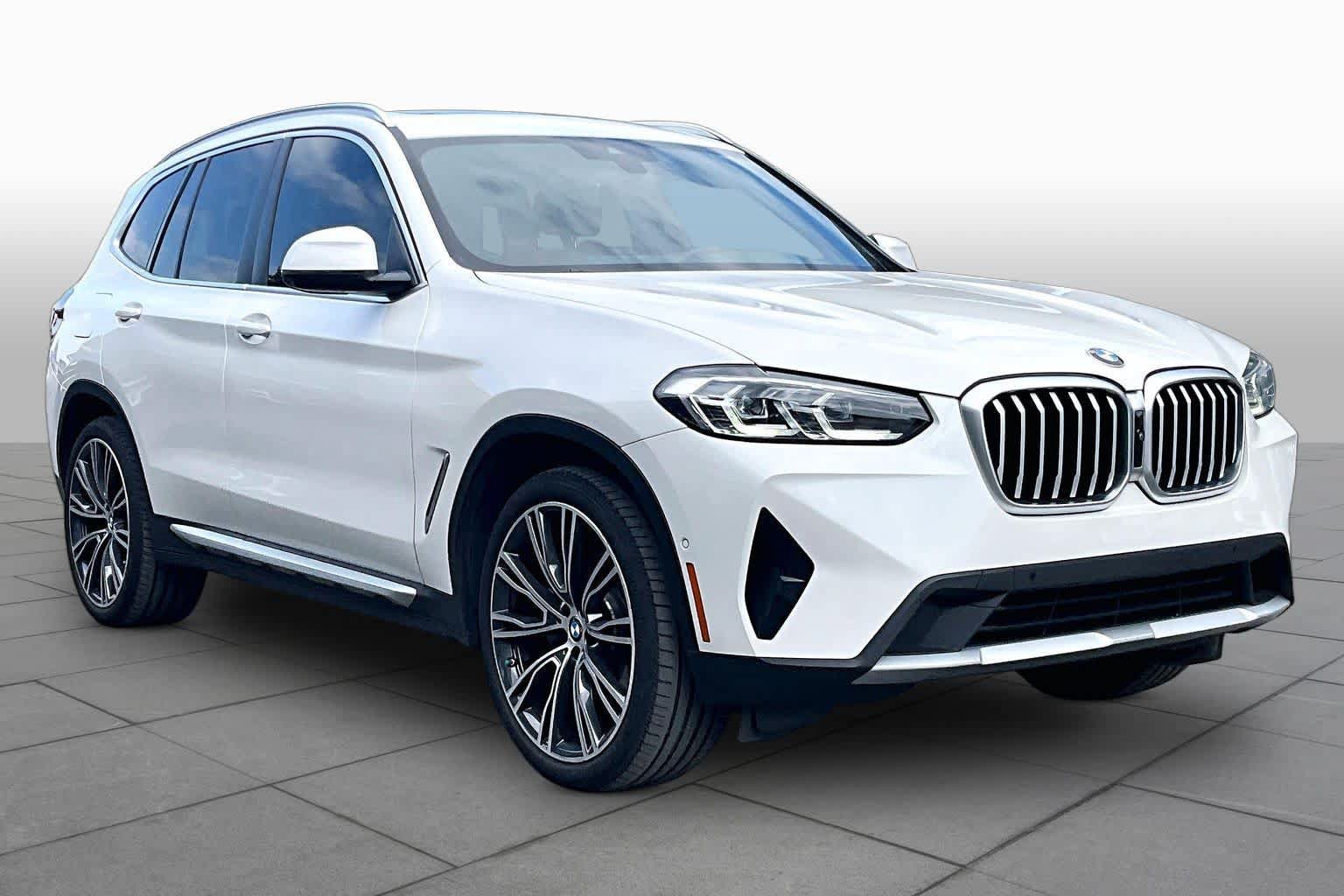 Used 2023 BMW X3 xDrive30i w/ Premium Package w/ZPA AWD/4WD image 3