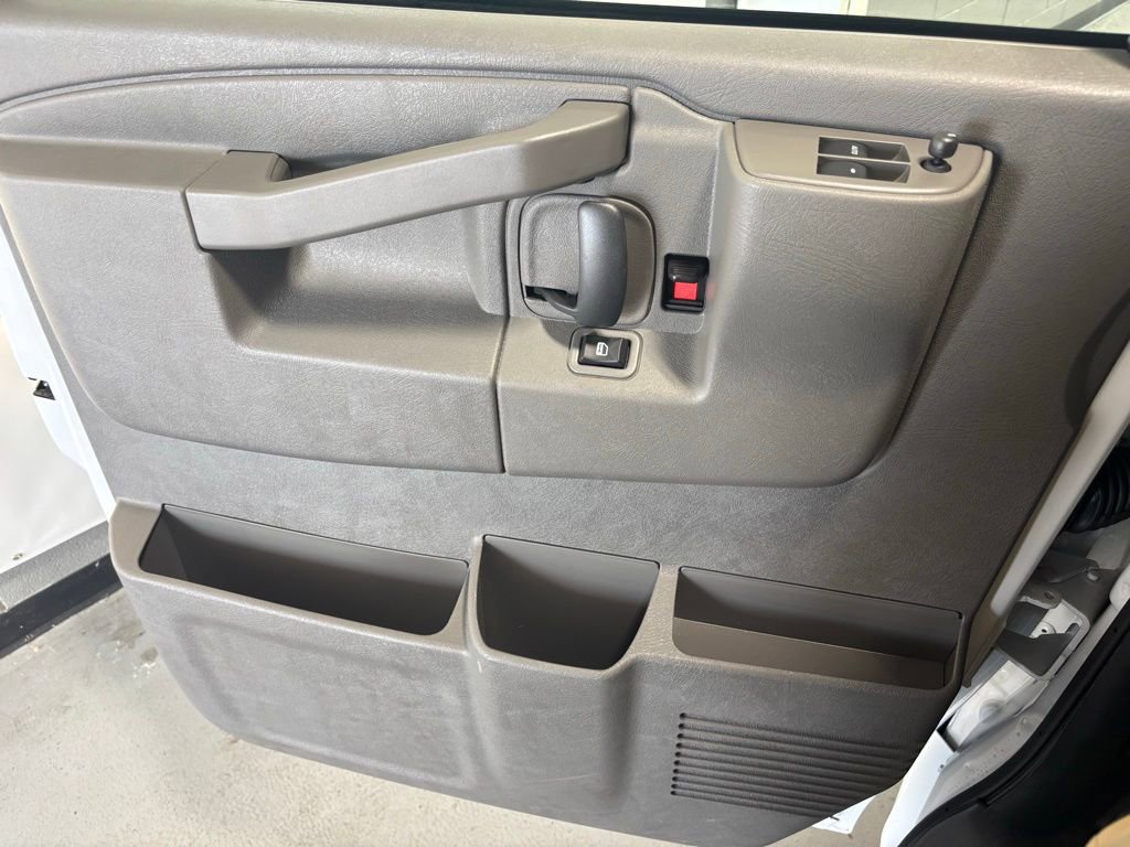 New 2025 Chevrolet Express 2500 Work Van w/ Driver Convenience Package image 23
