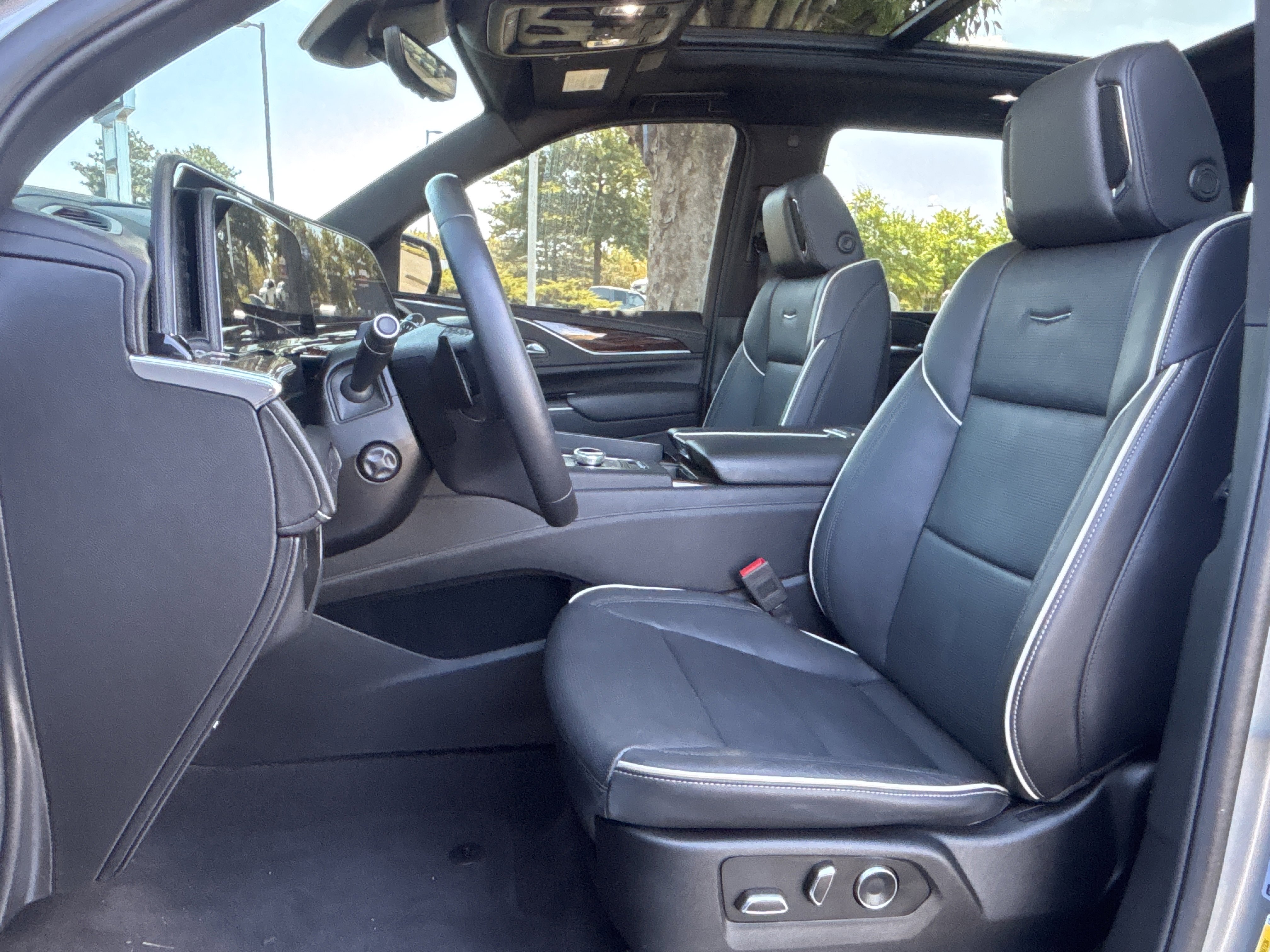 Used 2024 Cadillac Escalade Premium Luxury w/ LPO, Floor Liner Package image 26