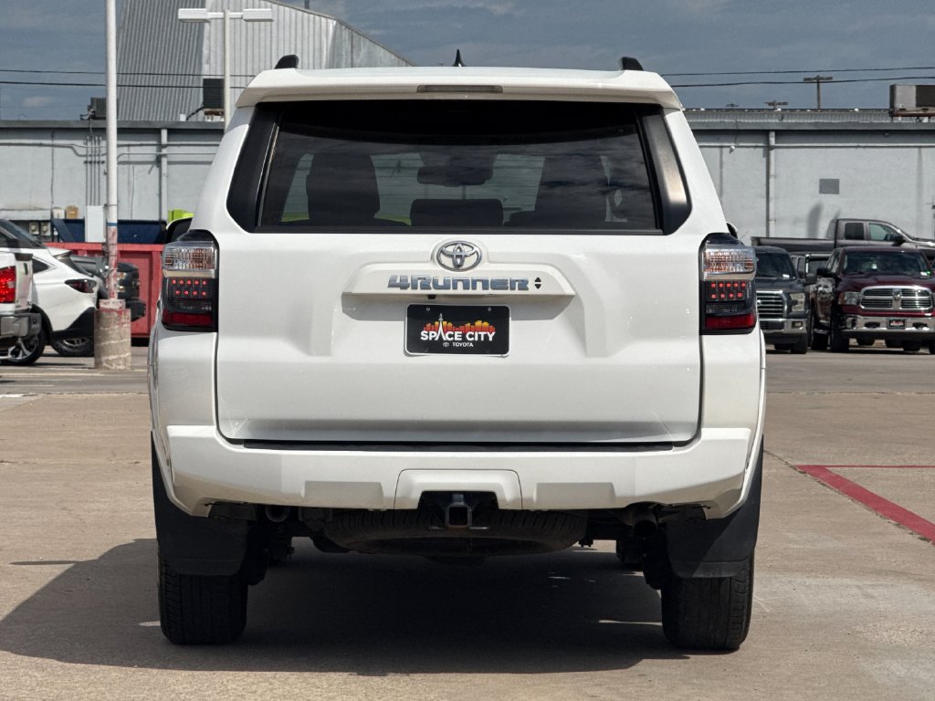 Used 2024 Toyota 4Runner SR5 AWD/4WD image 5
