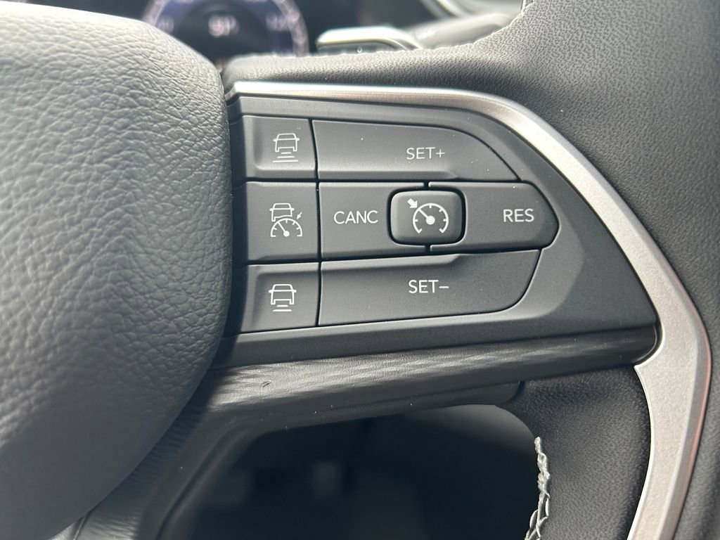 New 2025 Jeep Grand Cherokee L Altitude image 12