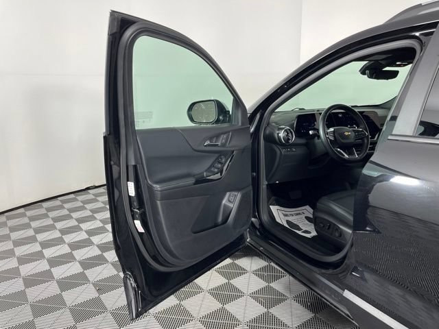 Used 2025 Chevrolet Equinox LT w/ Convenience Package II FWD image 18