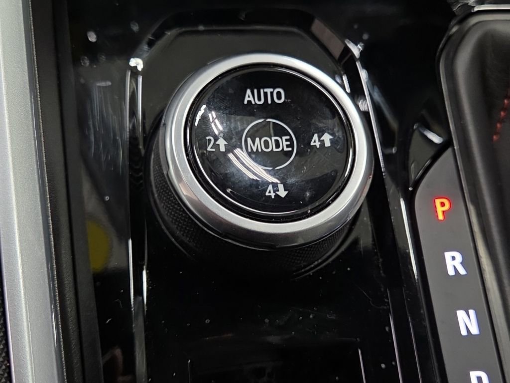 Used 2024 Chevrolet Colorado Z71 w/ Z71 Convenience Package 2 image 27