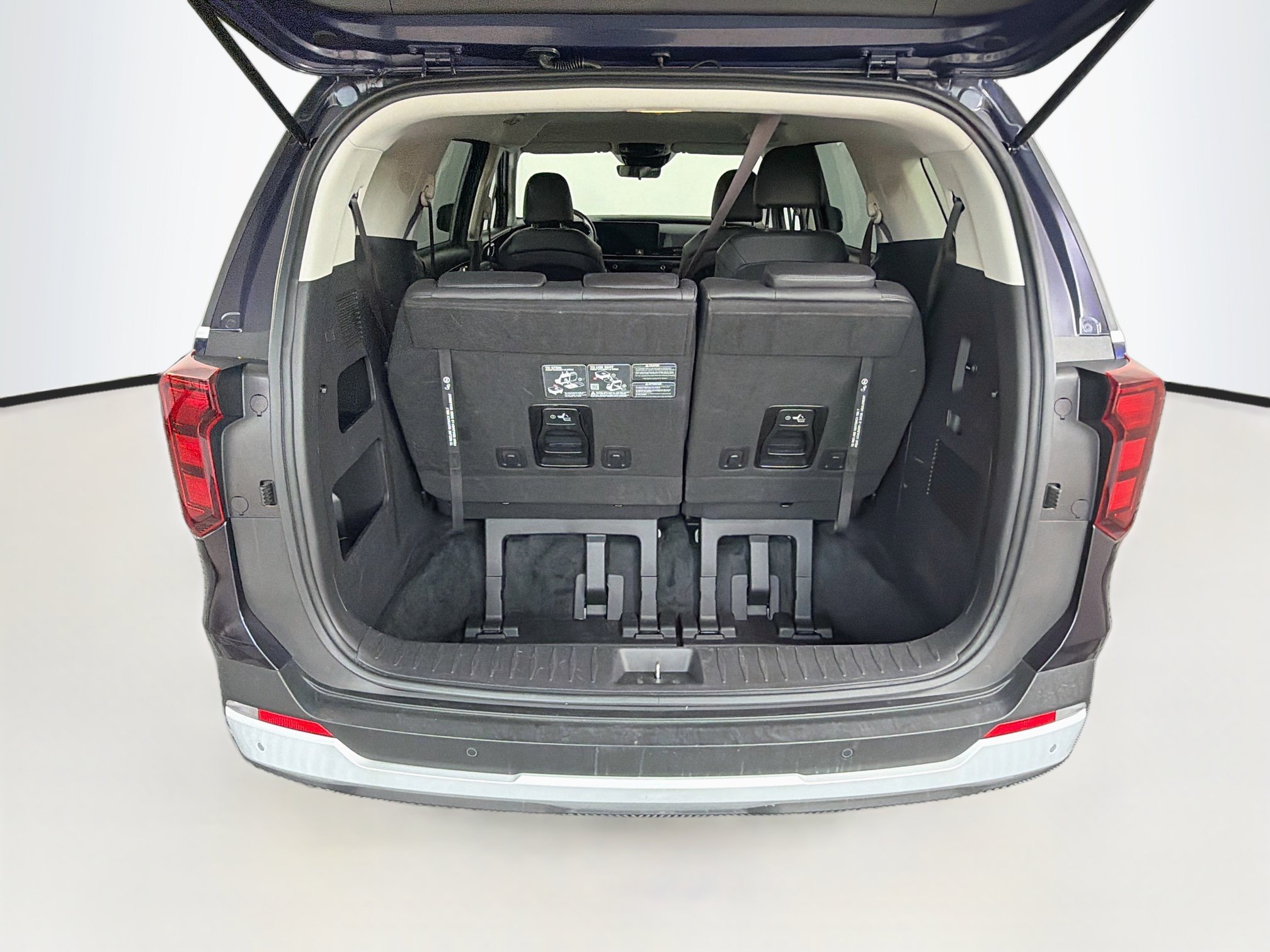 Used 2026 Kia Carnival FWD image 31