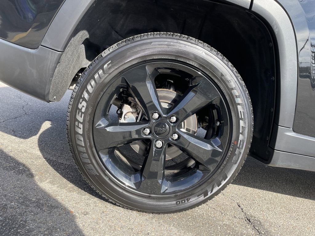 Certified 2023 Jeep Grand Cherokee Altitude AWD/4WD image 12