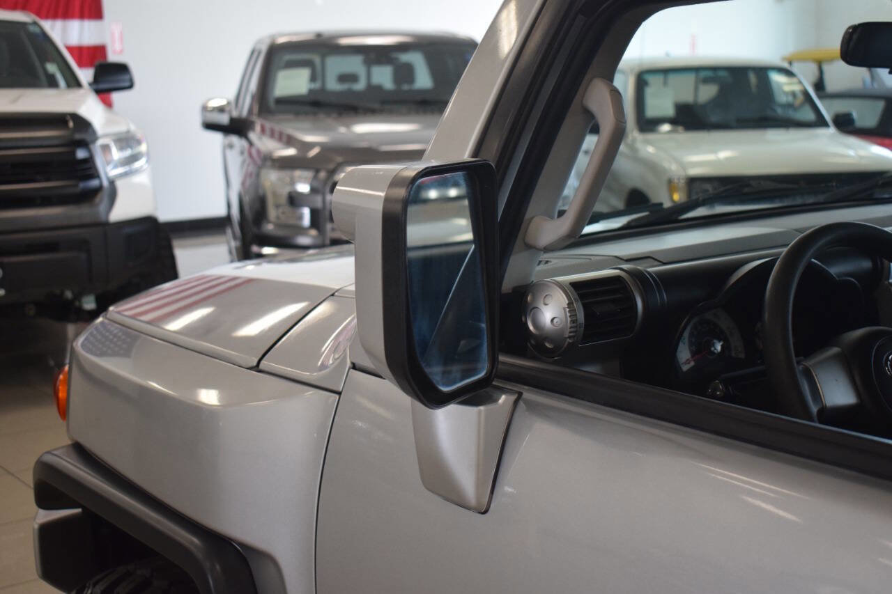 Used 2008 Toyota FJ Cruiser 4WD image 31