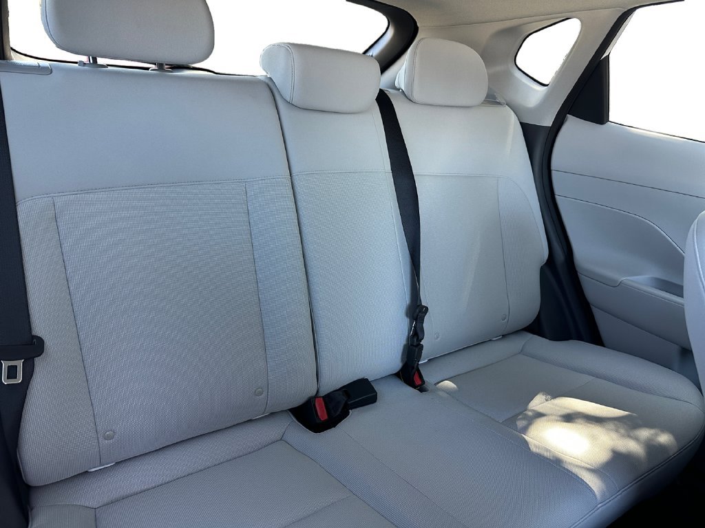 New 2027 Hyundai Kona SE FWD image 22