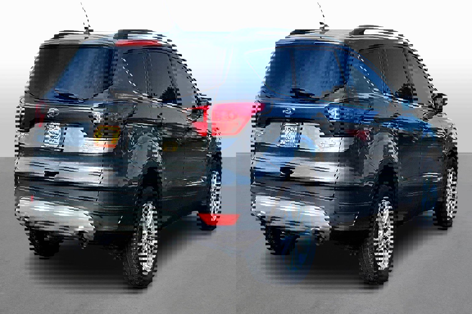 Used 2019 Ford Escape SEL image 4