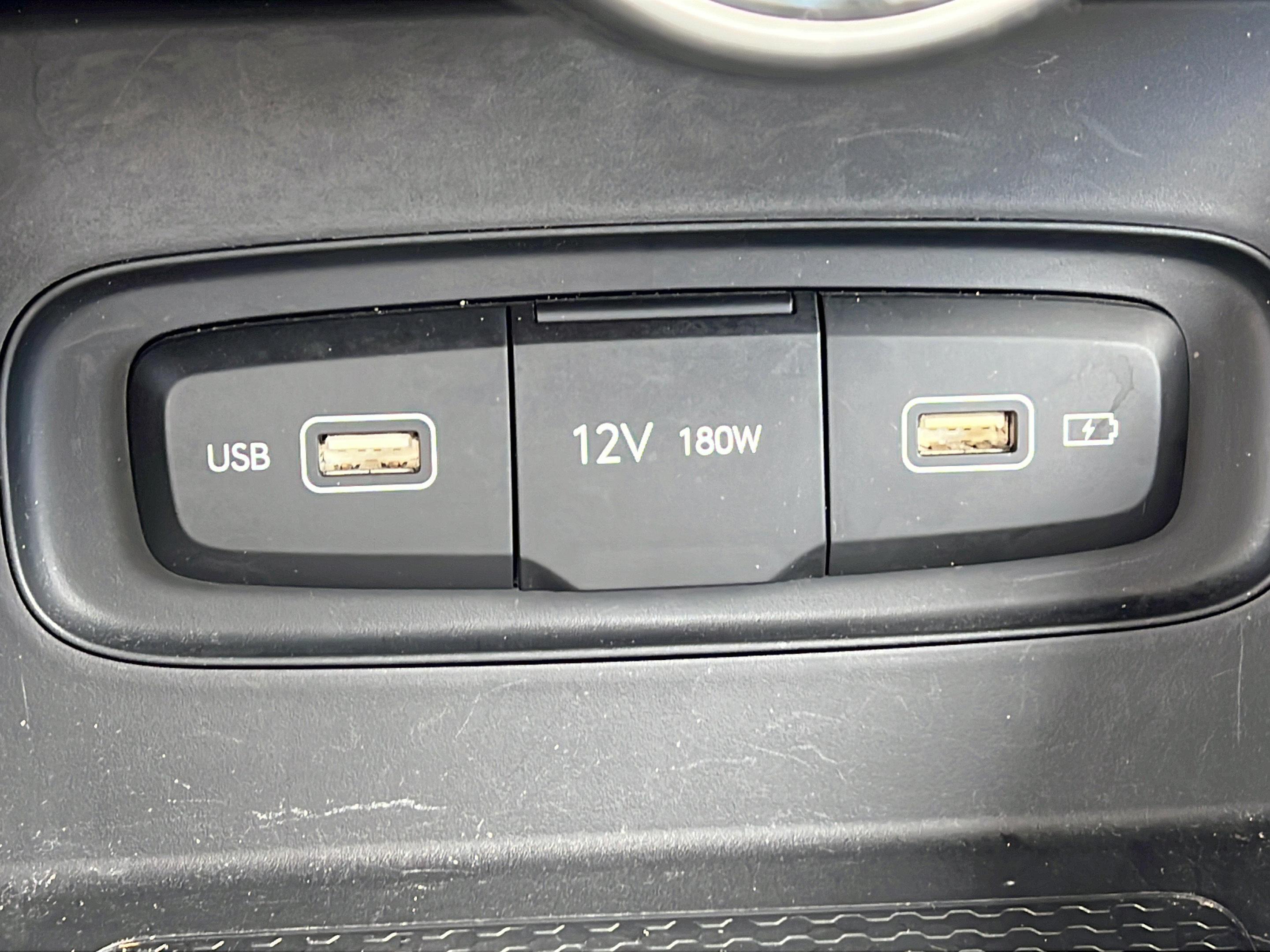 Used 2022 Hyundai Venue SEL w/ Cargo Package FWD image 18