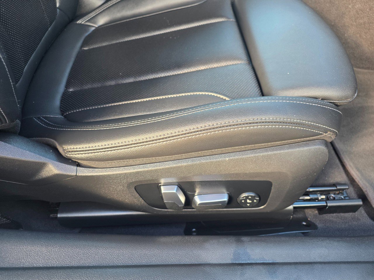 Used 2024 BMW 430i Convertible image 15