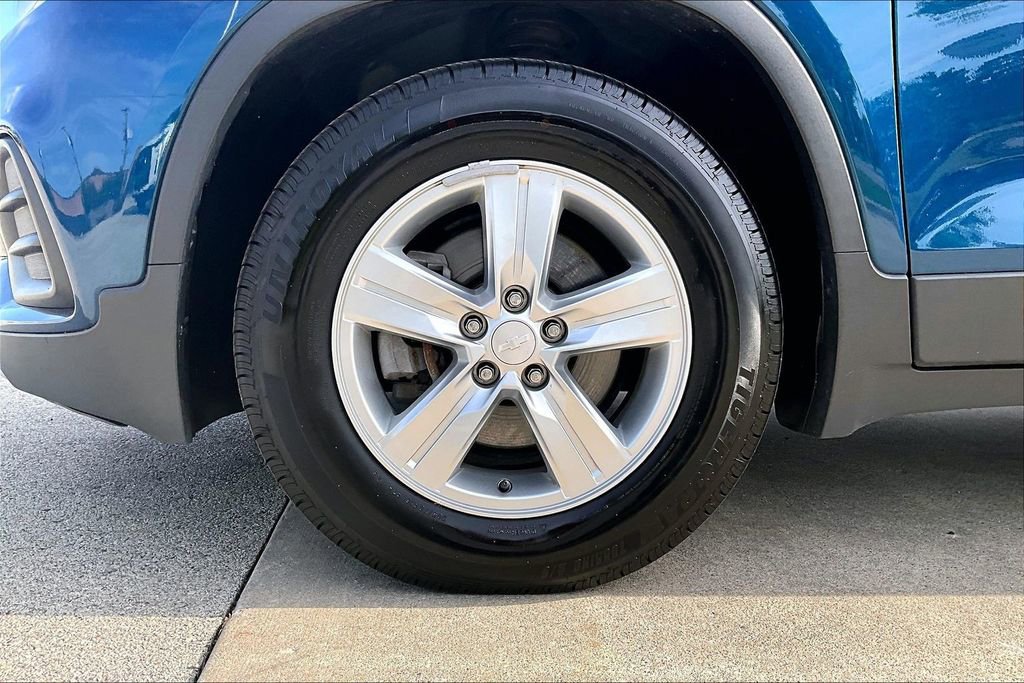 Used 2020 Chevrolet Trax LT FWD image 10