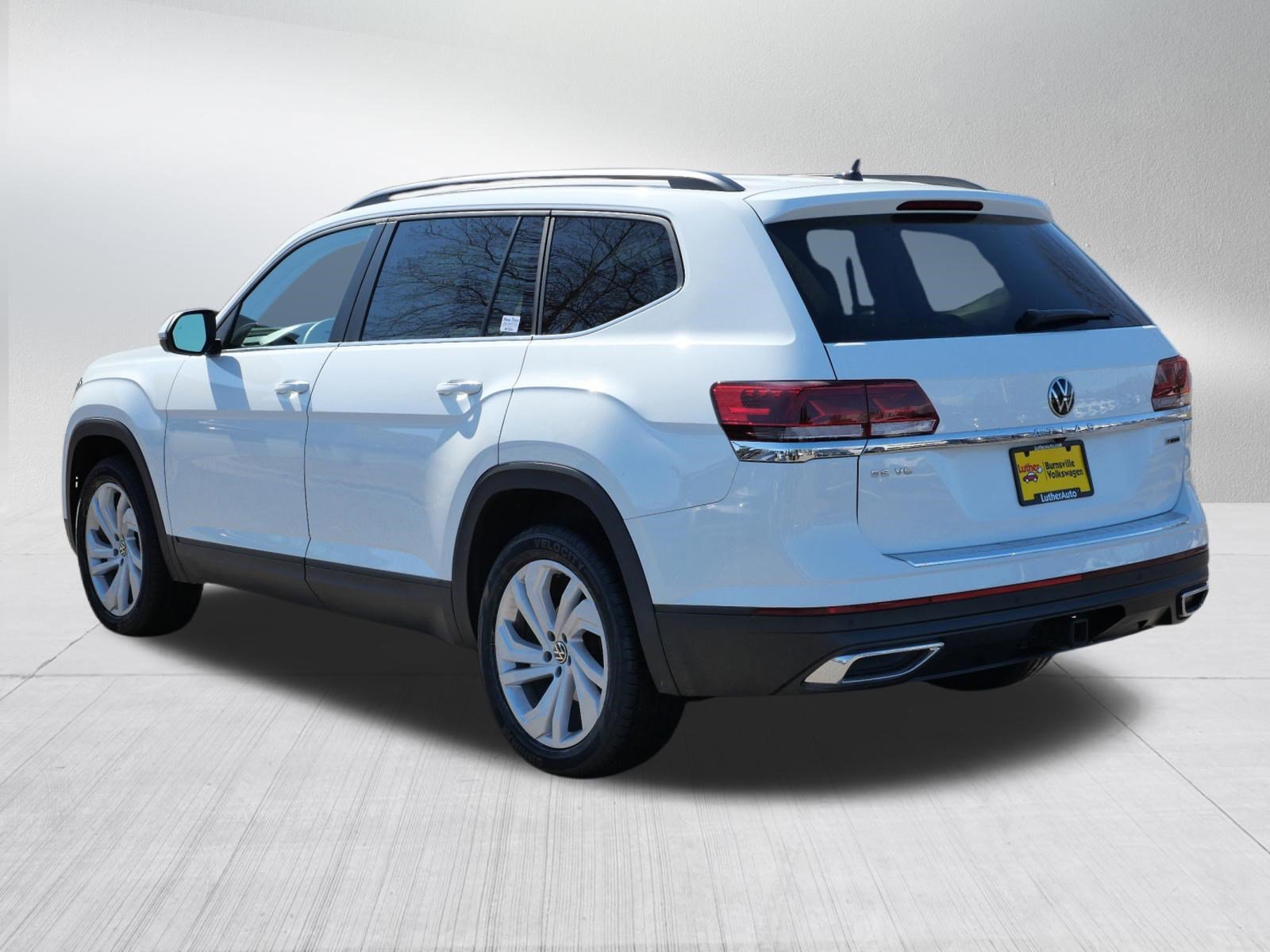 Certified 2021 Volkswagen Atlas SE w/ Towing Package image 5