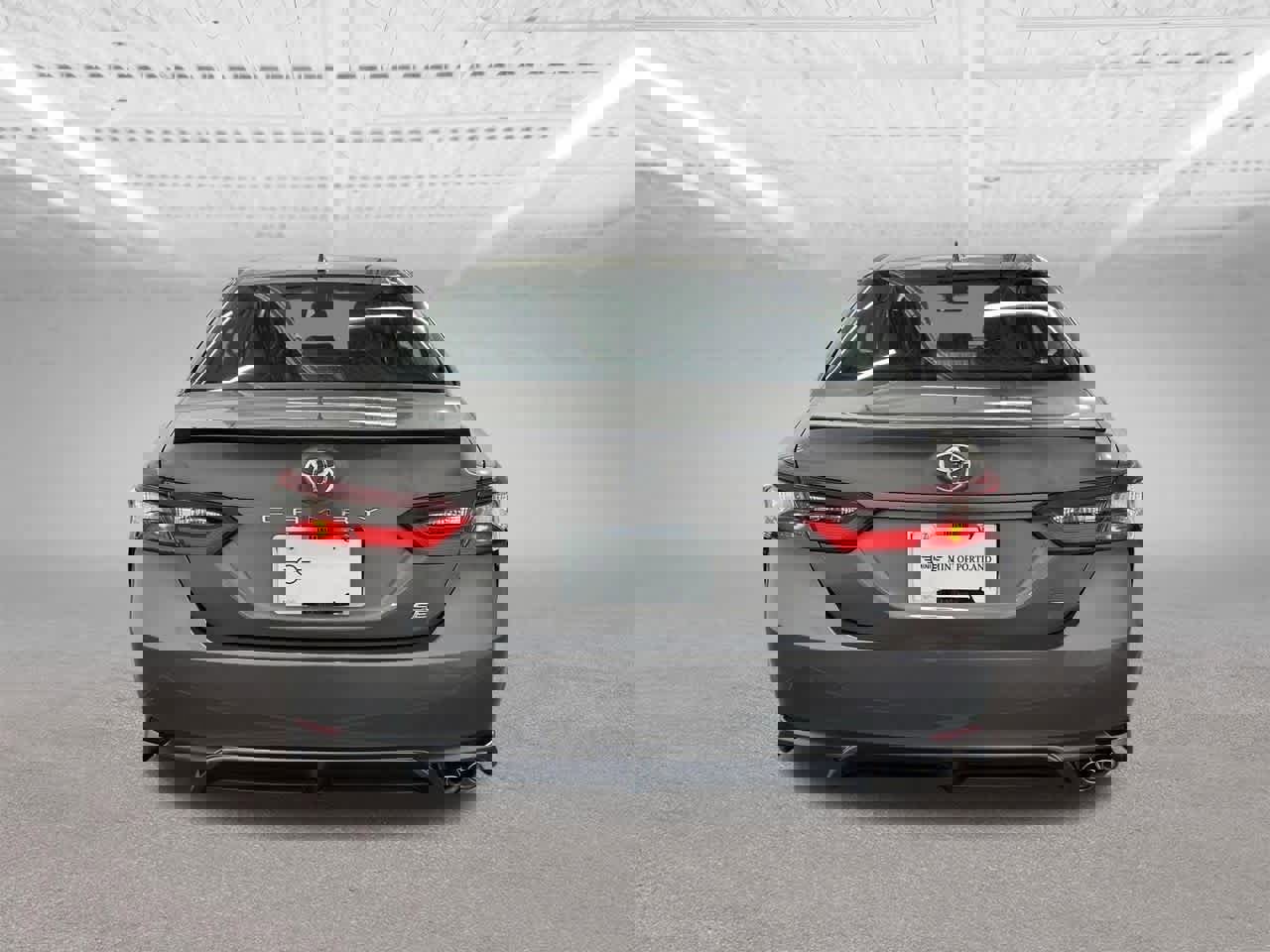 Used 2024 Toyota Camry SE image 4