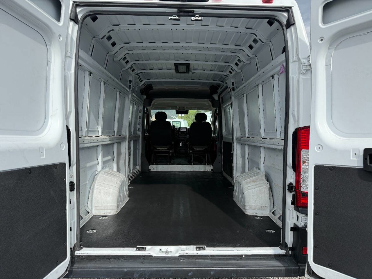 Used 2023 RAM ProMaster 3500 w/ Driver Convenience Group FWD image 20