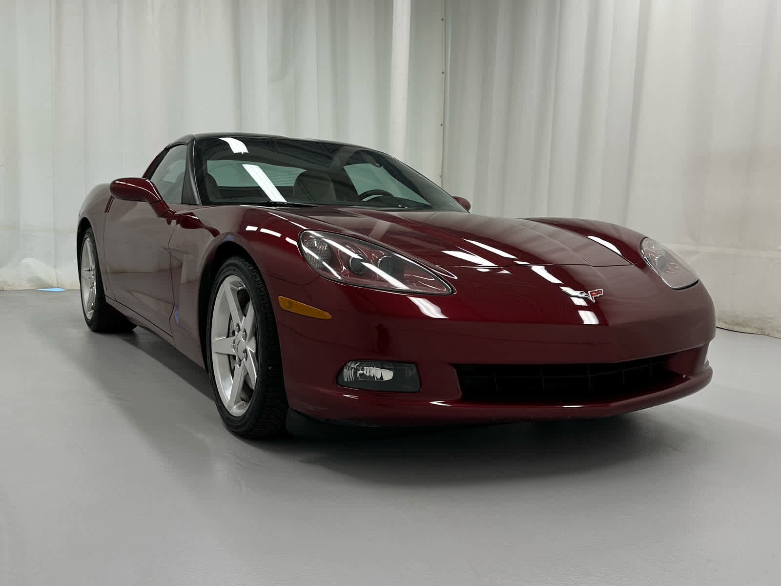 Used 2006 Chevrolet Corvette Coupe w/ Preferred Equipment Group RWD image 2