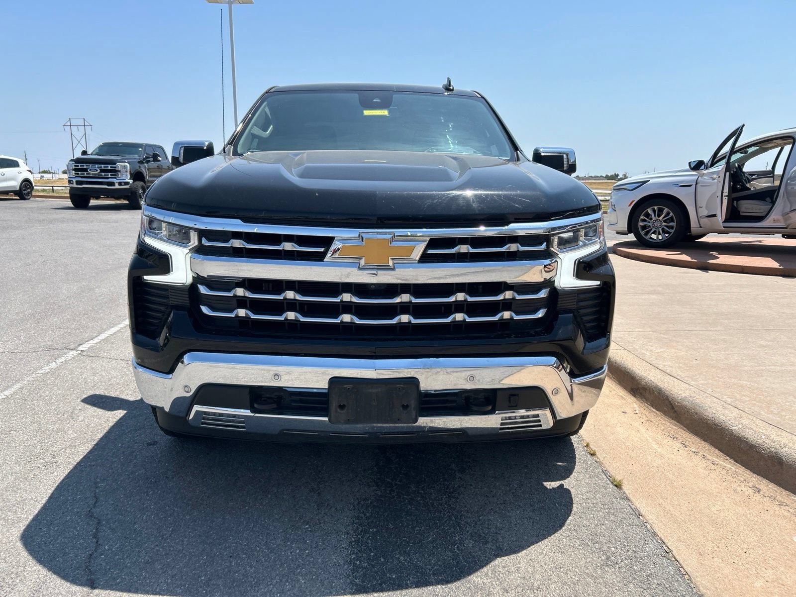 Used 2023 Chevrolet Silverado 1500 LTZ w/ Z71 Off-Road Package AWD/4WD image 2