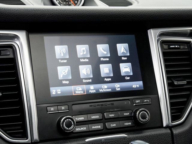 Used 2017 Porsche Macan image 18