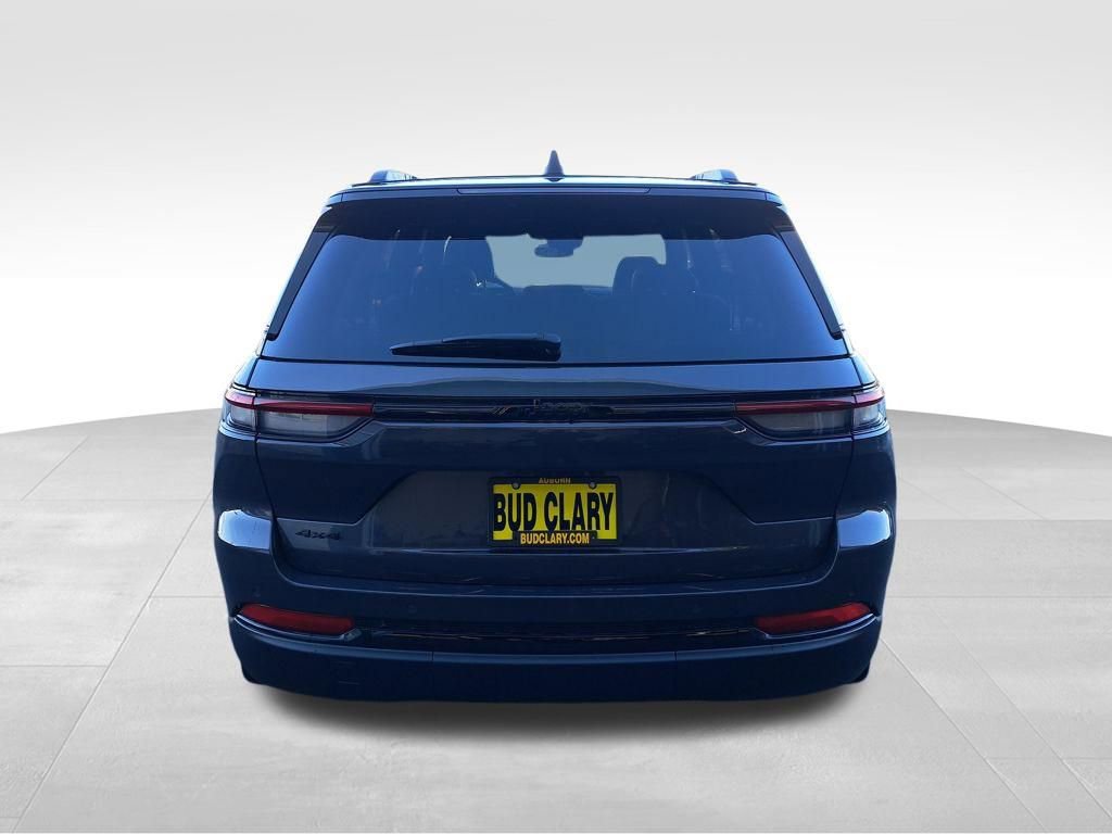 New 2025 Jeep Grand Cherokee Limited w/ MOPAR Finishing Package AWD/4WD image 4