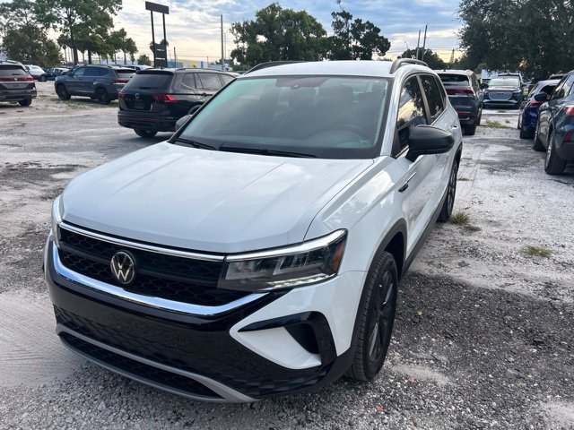 Used 2023 Volkswagen Taos S FWD image 2