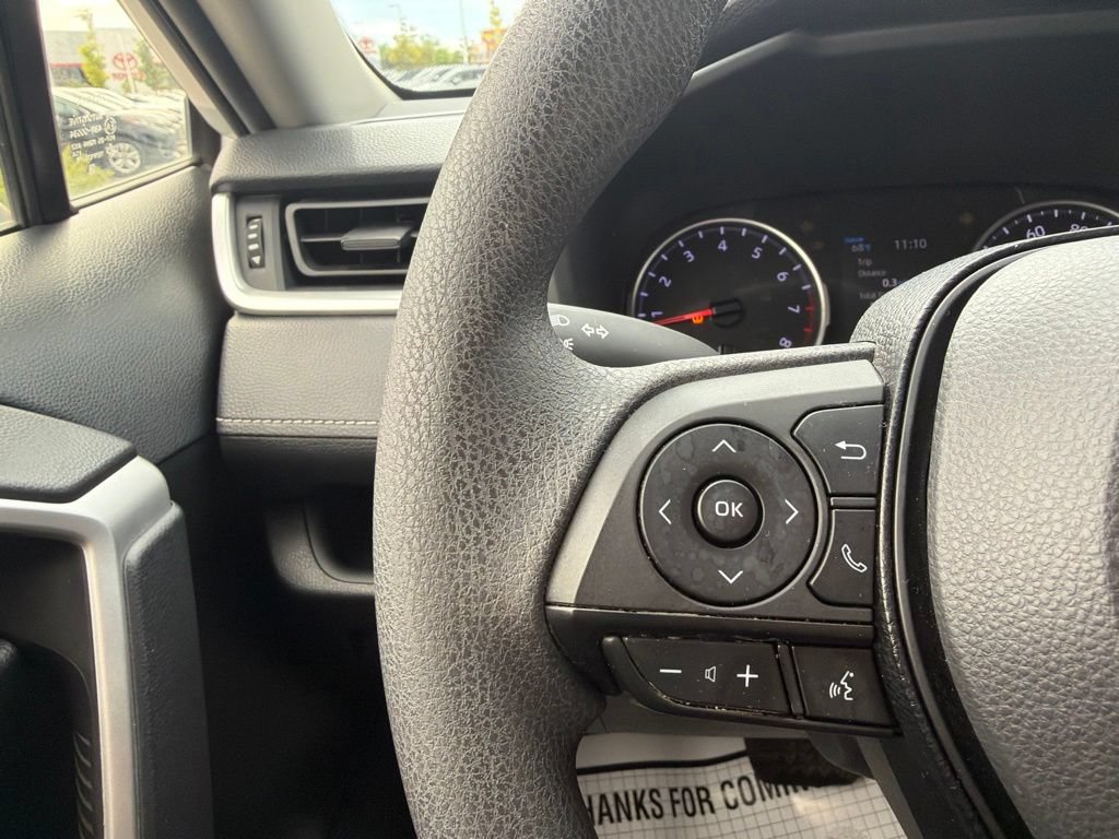 Used 2019 Toyota RAV4 LE w/ Carpet Mat Package AWD/4WD image 29