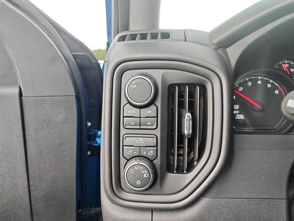 Used 2023 Chevrolet Silverado 1500 Custom Trail Boss w/ LPO, Dark Essentials Package AWD/4WD image 29