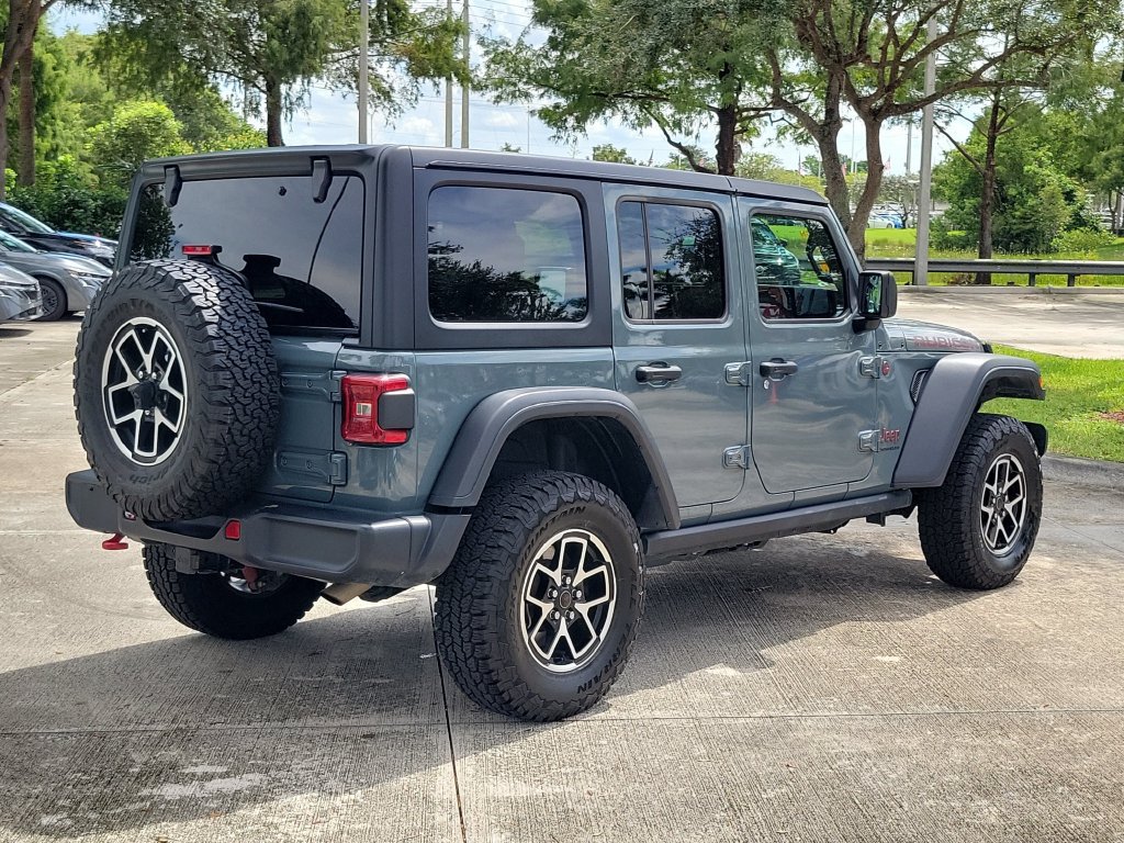 Used 2025 Jeep Wrangler Unlimited Rubicon AWD/4WD image 7