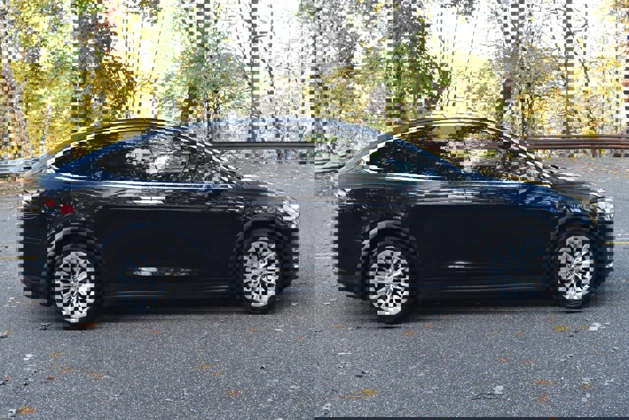 Used 2018 Tesla Model X 75D image 11