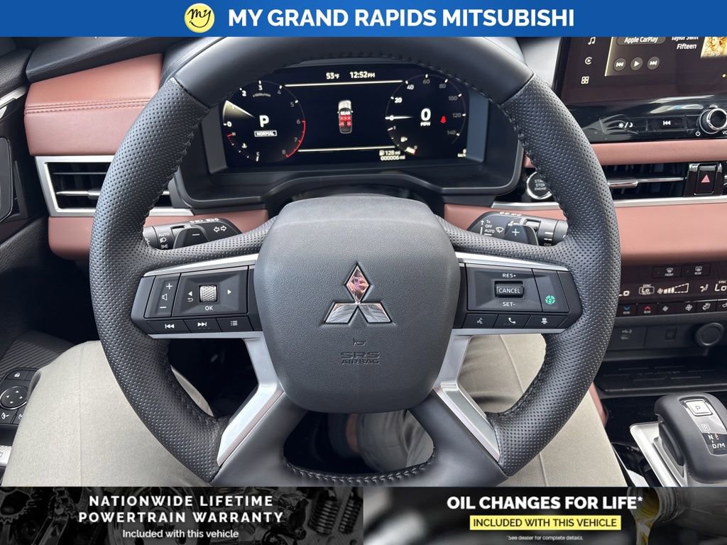 New 2025 Mitsubishi Outlander SEL image 28