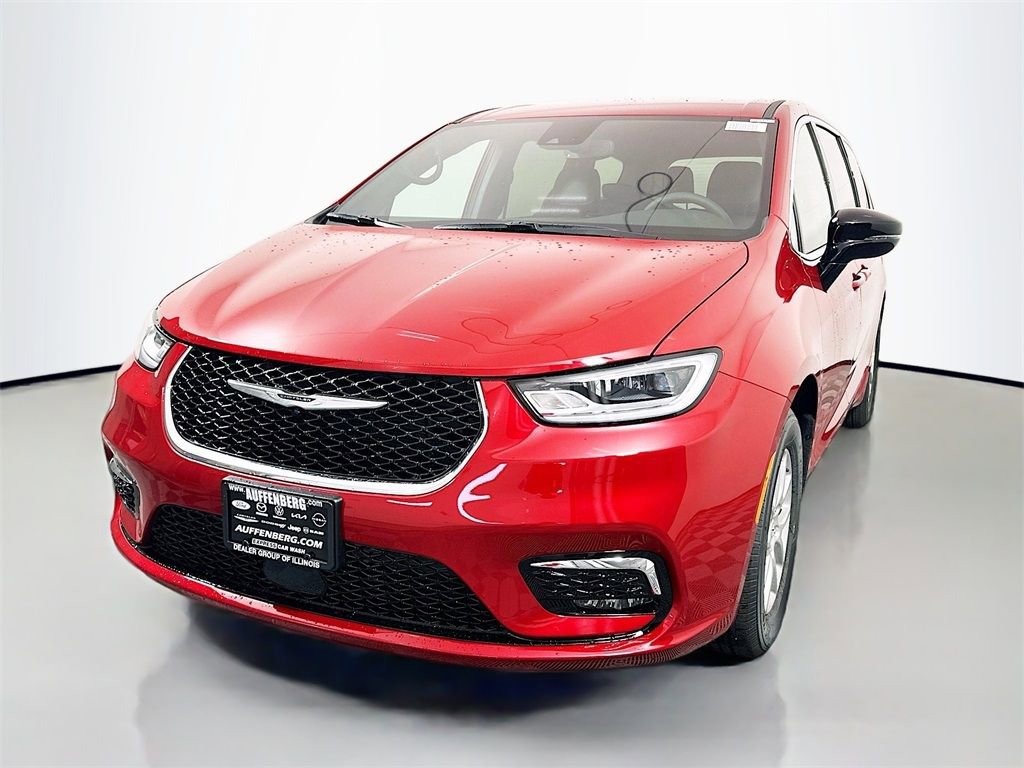 New 2026 Chrysler Pacifica Select image 3