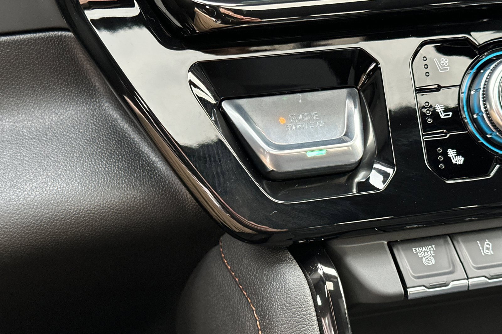 New 2026 GMC Sierra 3500 AT4 w/ AT4 Premium Plus Package image 23