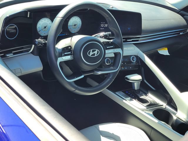 Used 2024 Hyundai Elantra Limited FWD image 5