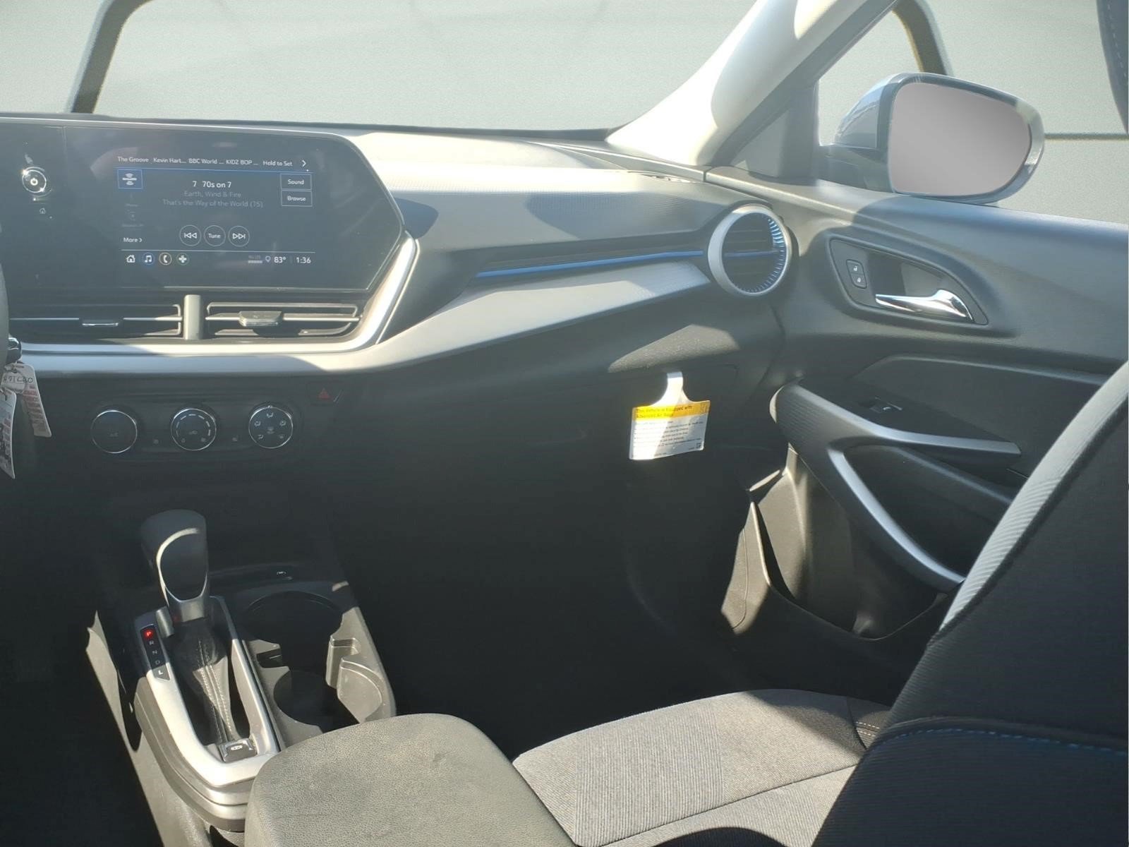 Used 2024 Chevrolet Trax LS w/ LS Convenience Package FWD image 12