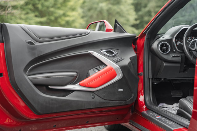 Used 2018 Chevrolet Camaro SS RWD image 44