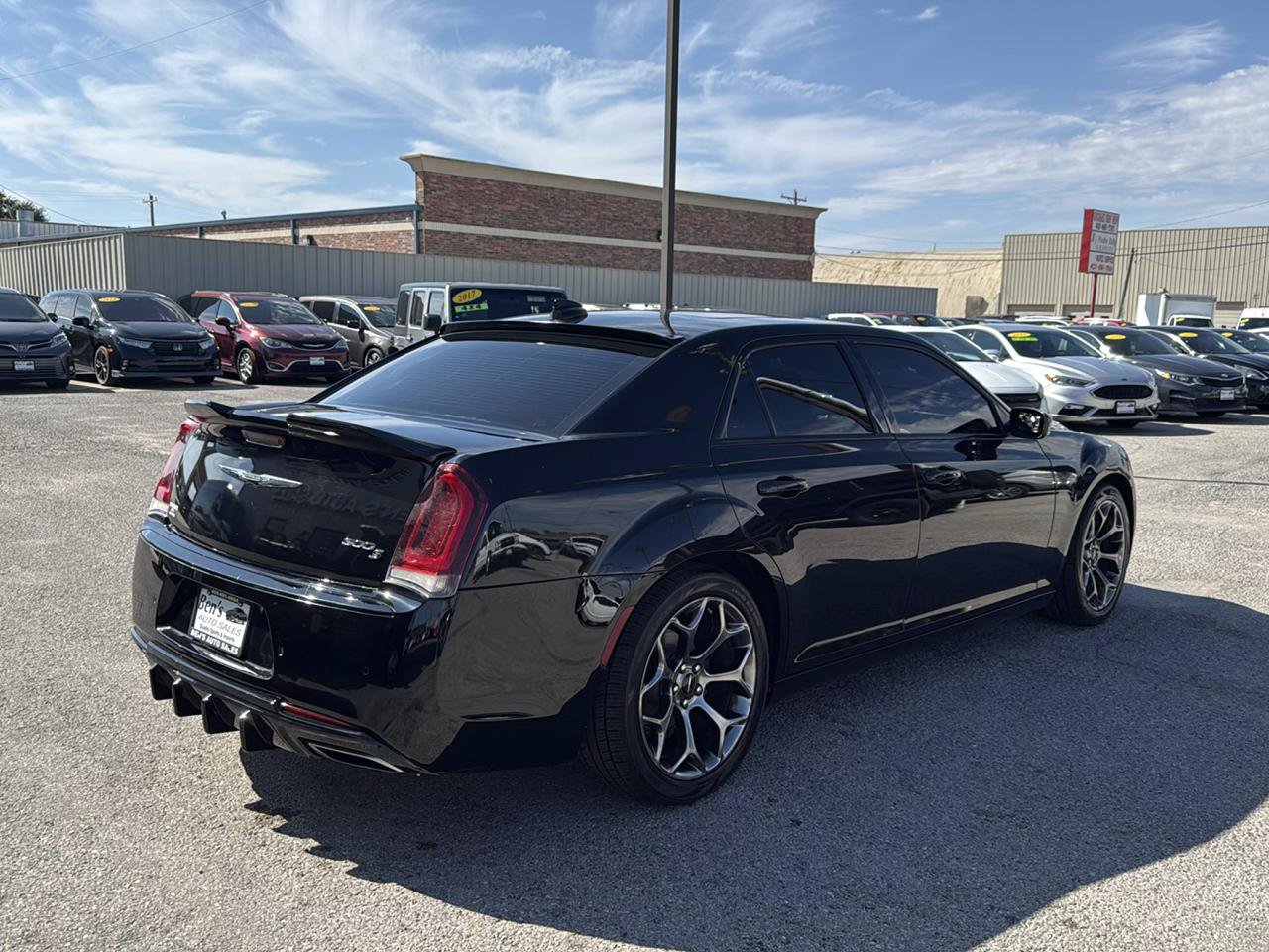 Used 2016 Chrysler 300 S w/ 300S Premium Group RWD image 6