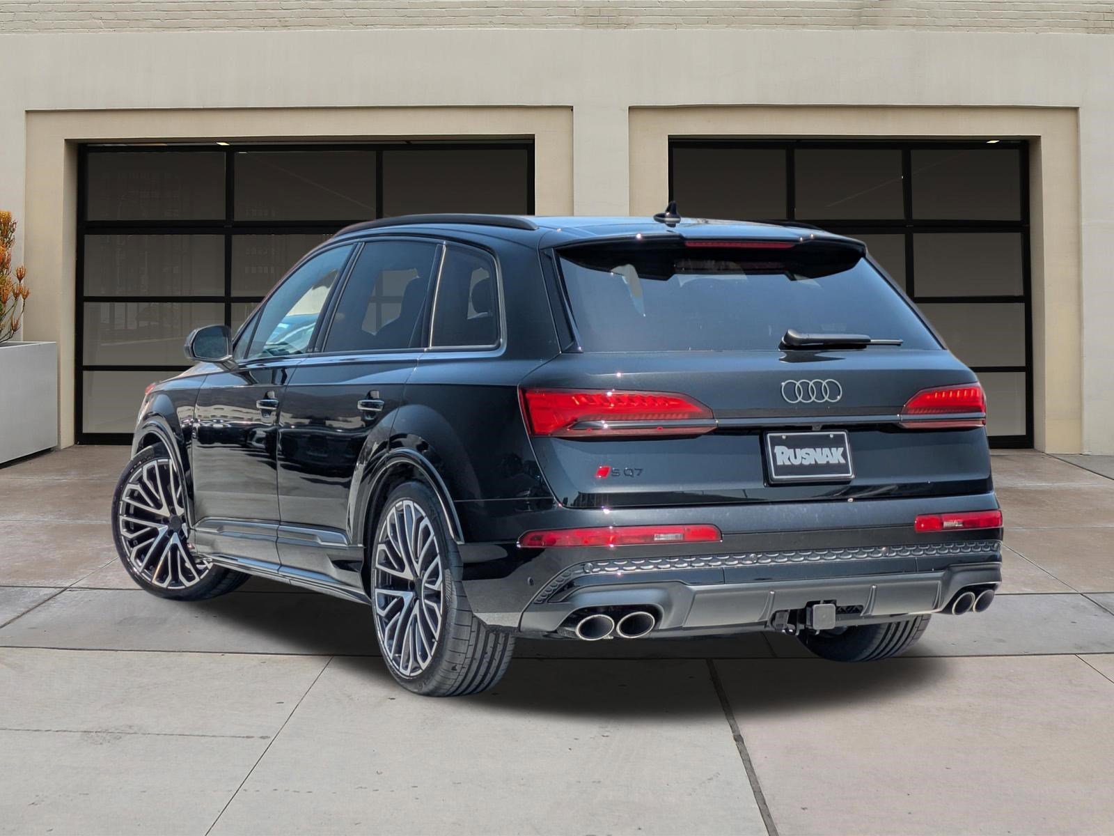 New 2026 Audi SQ7 Premium Plus AWD/4WD image 3