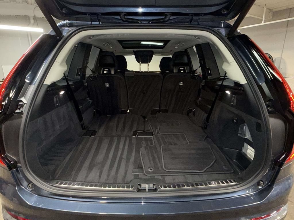 Used 2026 Volvo XC90 B5 Plus AWD/4WD image 17