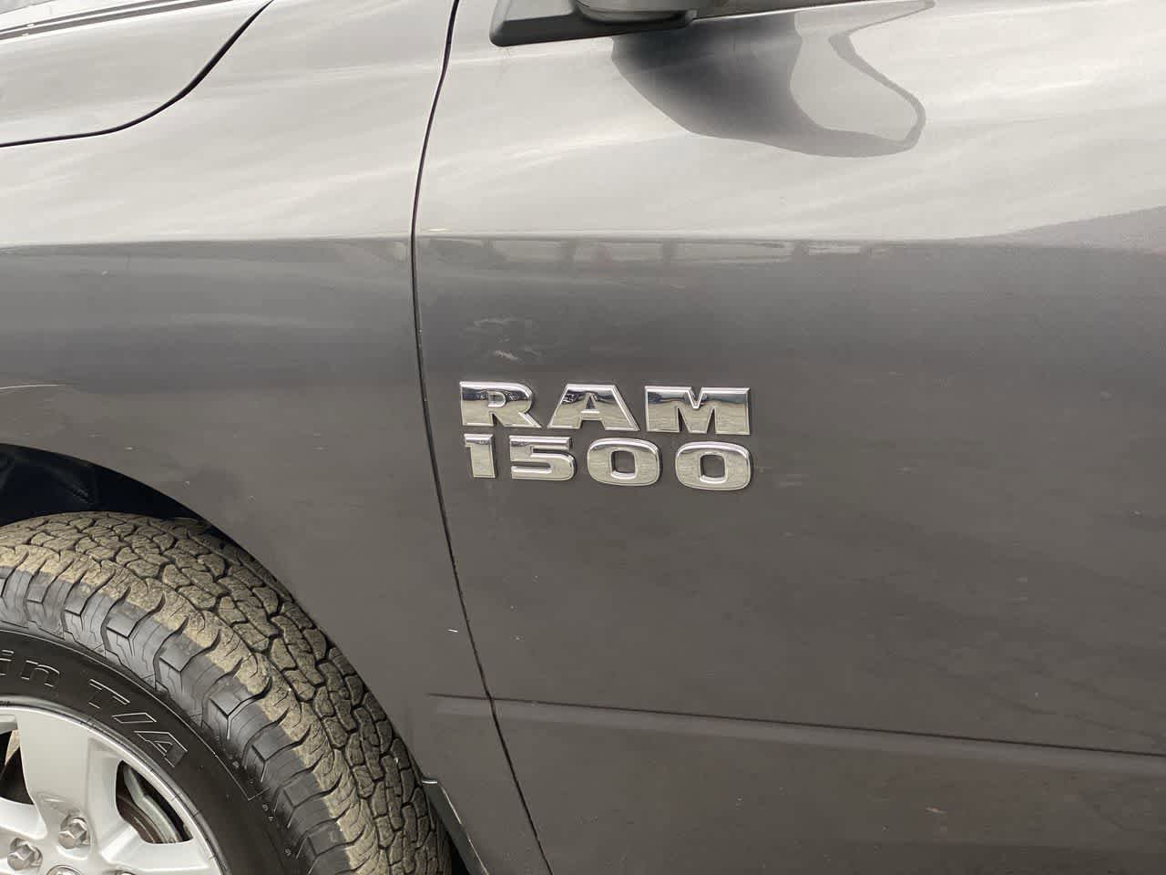Used 2017 RAM 1500 Express AWD/4WD image 10