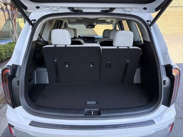 Used 2023 Kia Telluride EX w/ EX Captain's Chair Package image 17