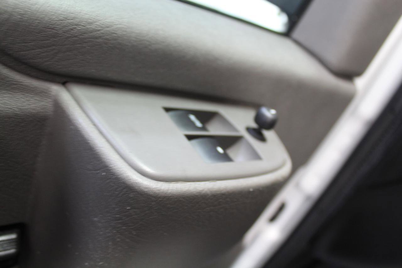 Used 2020 Chevrolet Express 2500 RWD image 17