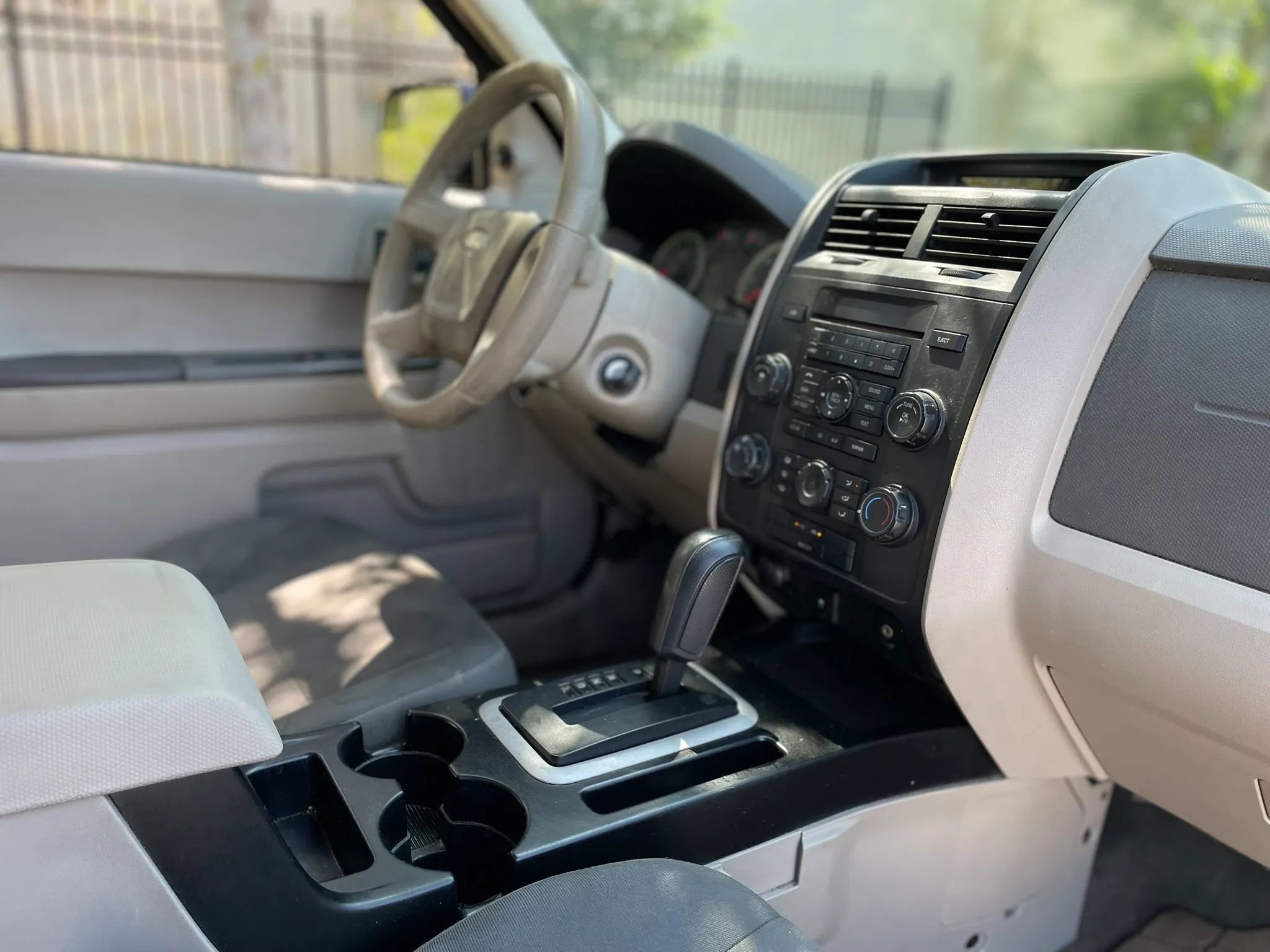 Used 2010 Ford Escape XLS FWD image 20