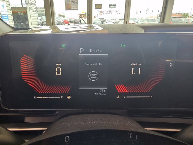 Used 2025 Kia Carnival FWD image 29