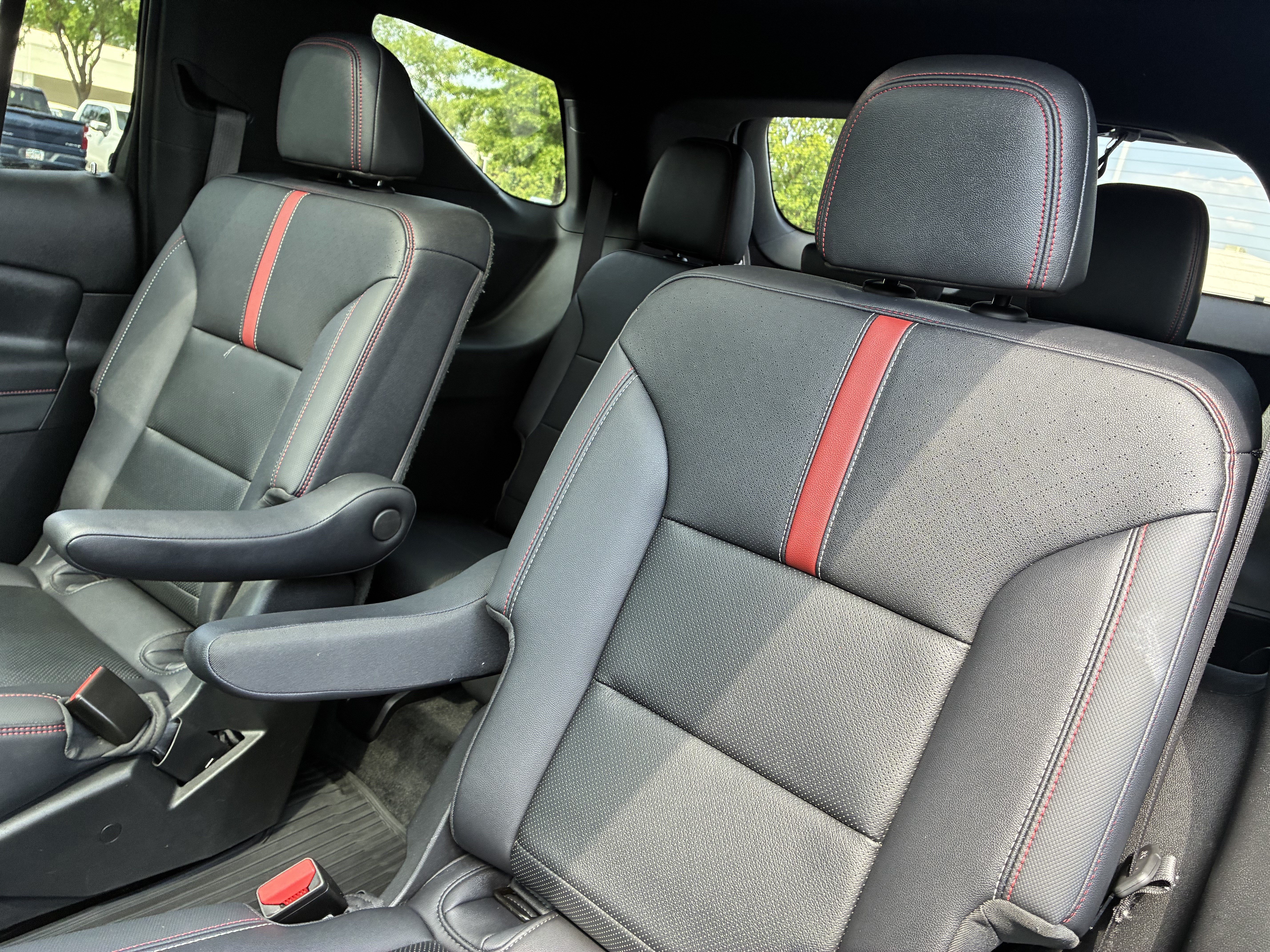 Used 2024 Chevrolet Traverse RS FWD image 14